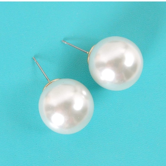 Pearl Earrings - Picture 3 of 3